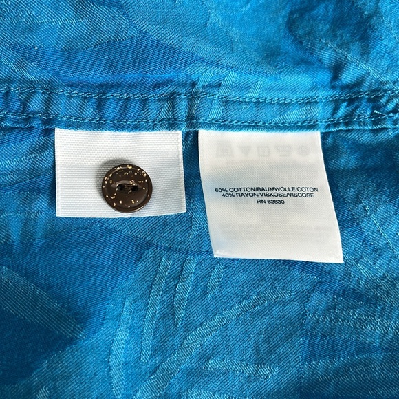 Land’s End Hawaiian Shirt - Picture 4 of 4